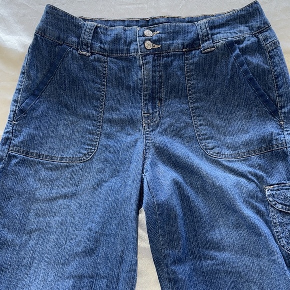 Bandalino Cropped Capri Jeans Tie Hems Stretch Cotton Embroidered Pockets Sz 8 - Picture 2 of 9